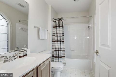11301 Bishops Gate Ln, Laurel, MD 20723 photo 32