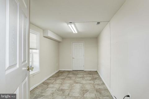 11301 Bishops Gate Ln, Laurel, MD 20723 photo 39