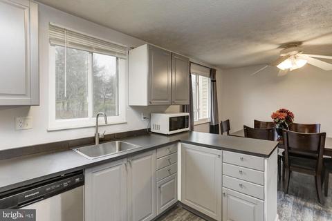 10516 Saddlebrook Ct, Laurel, MD 20723 photo 17