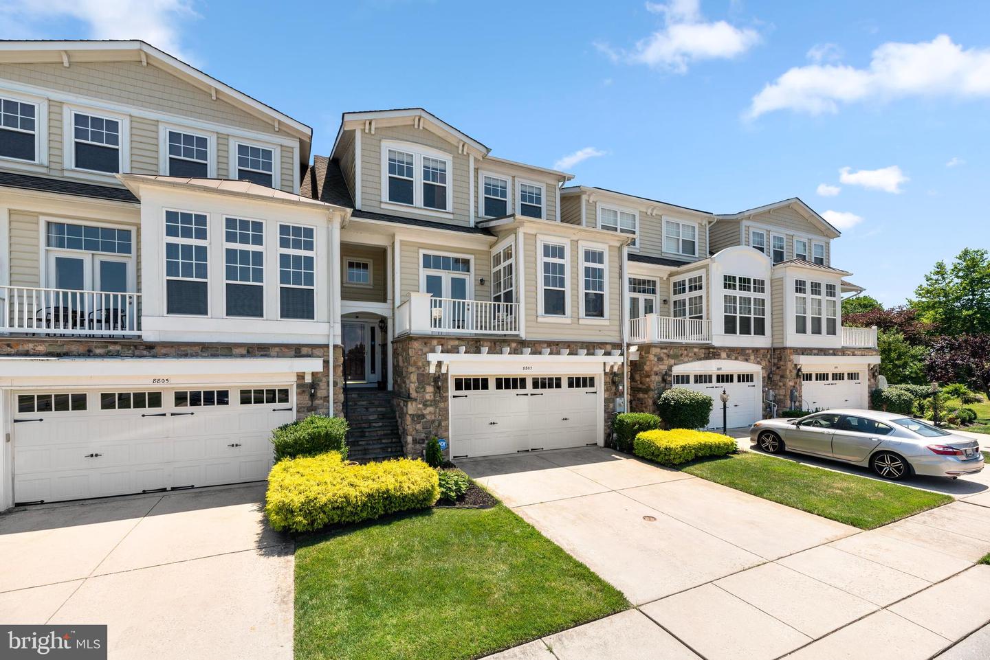 8807 Boulder Hill Pl, Laurel, MD 20723 photo 2