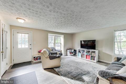 9401 Squires Ct, Laurel, MD 20723 photo 6