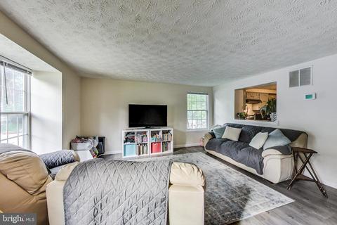 9401 Squires Ct, Laurel, MD 20723 photo 4