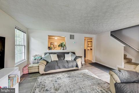 9401 Squires Ct, Laurel, MD 20723 photo 5