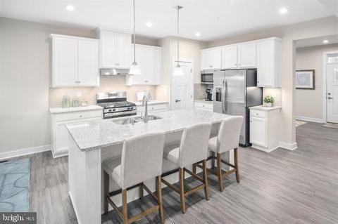 7405 Declan Rd, Laurel, MD 20723 photo 1