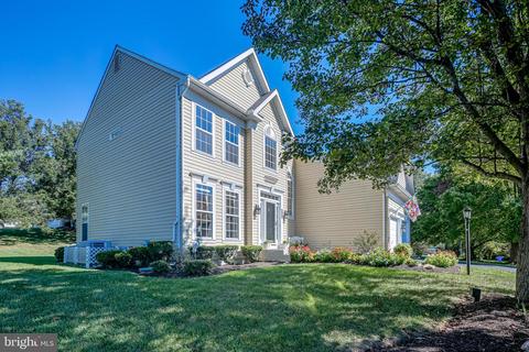 8701 Hidden Pool Ct, Laurel, MD 20723 photo 4