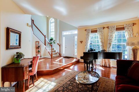 8701 Hidden Pool Ct, Laurel, MD 20723 photo 7