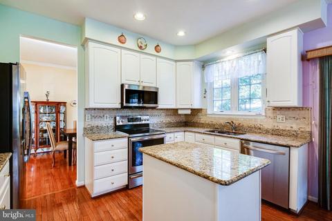8701 Hidden Pool Ct, Laurel, MD 20723 photo 11