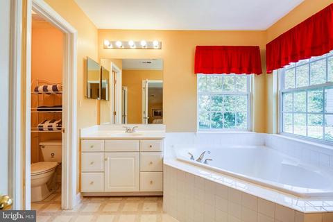 8701 Hidden Pool Ct, Laurel, MD 20723 photo 38