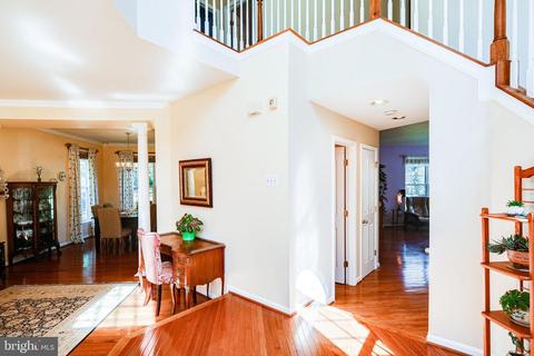 8701 Hidden Pool Ct, Laurel, MD 20723 photo 5