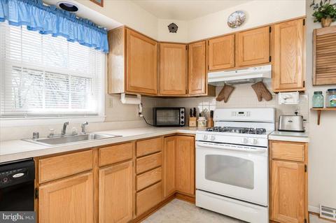 9621 Baltimore Ave, Laurel, MD 20723 photo 16