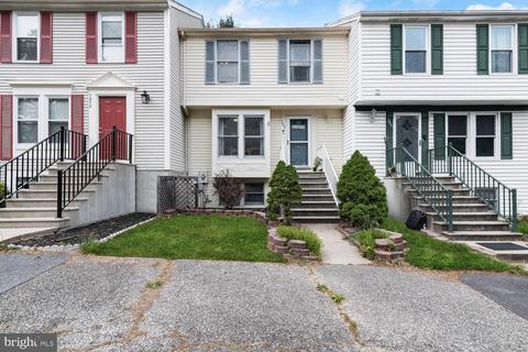 7868 Marioak Dr, Elkridge, MD 21075