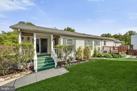 6448 Woodland Forest Dr, Elkridge, MD 21075