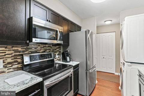 8391 Montgomery Run Rd #E, Ellicott City, MD 21043