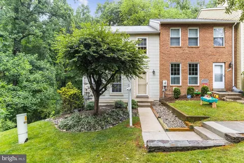 8811 Stonebrook Ln, Columbia, MD 21046