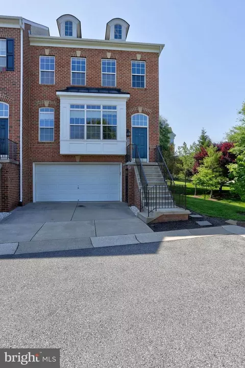 9853 Snow Bird Ln, Laurel, MD 20723