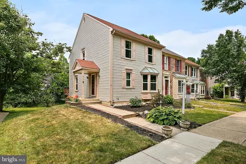 8776 Manahan Dr, Ellicott City, MD 21043