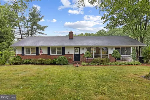 10110 Maplewood Dr, Ellicott City, MD 21042