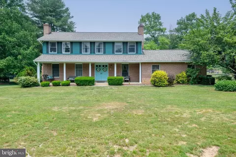 13742 Barberry Way, Sykesville, MD 21784