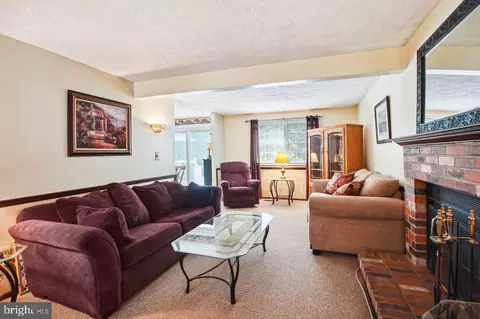 8001 Nicky Ct, Laurel, MD 20723 photo 11