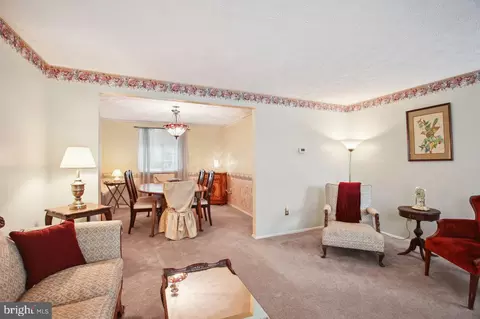 8001 Nicky Ct, Laurel, MD 20723 photo 5
