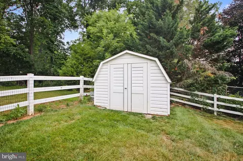 8001 Nicky Ct, Laurel, MD 20723 photo 24