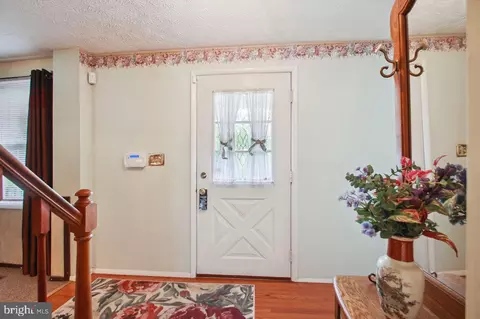 8001 Nicky Ct, Laurel, MD 20723 photo 4