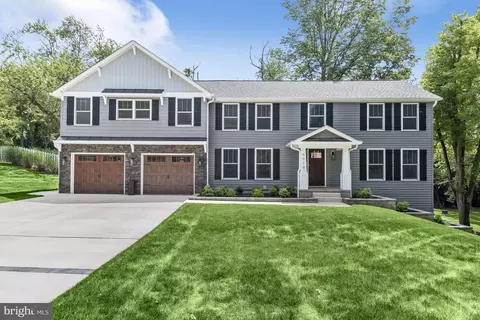 6018 River Meadows Dr, Columbia, MD 21045