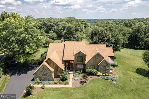 16401 Camalo Dr, Mount Airy, MD 21771