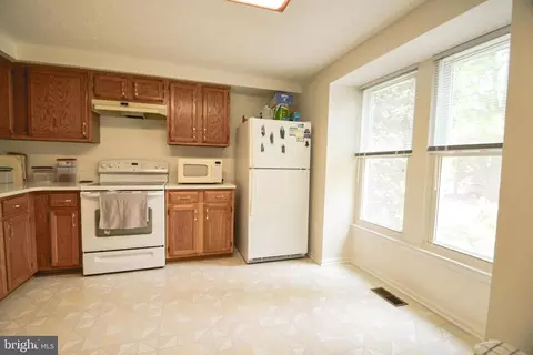 6028 Wild Ginger Ct, Columbia, MD 21044 photo 2