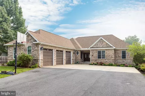 6013 Niagara Dr, Elkridge, MD 21075