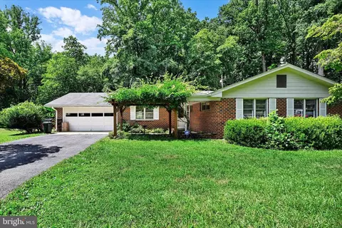 8941 Chapel Ave, Ellicott City, MD 21043