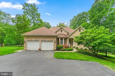 12544 Woodridge Ln, Highland, MD 20777