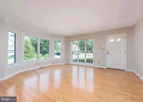 9698 Halstead Ave, Laurel, MD 20723 photo 7