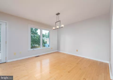 9698 Halstead Ave, Laurel, MD 20723 photo 9