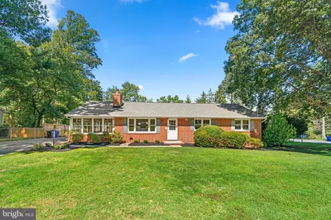 2926 Pinewick Rd, Ellicott City, MD 21042