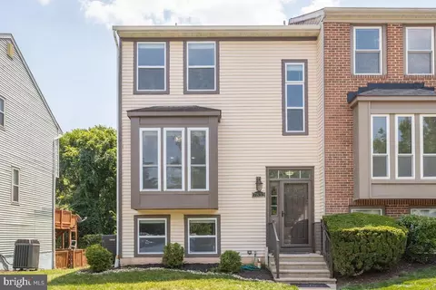 7831 Falling Leaves Ct, Ellicott City, MD 21043