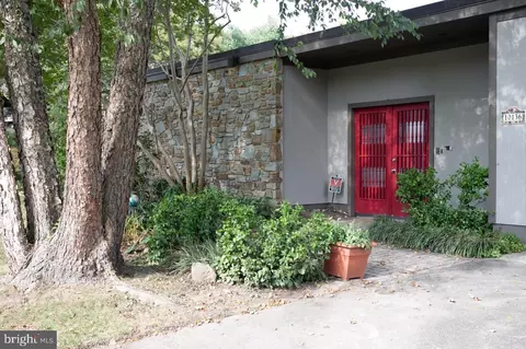 10136 Spring Pools Ln, Columbia, MD 21044