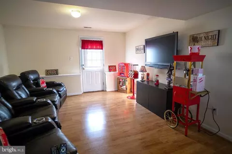 6012 Duckeys Run Rd, Elkridge, MD 21075 photo 8