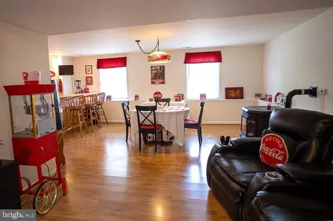 6012 Duckeys Run Rd, Elkridge, MD 21075 photo 9
