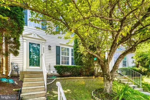 8889 Papillon Dr, Ellicott City, MD 21043