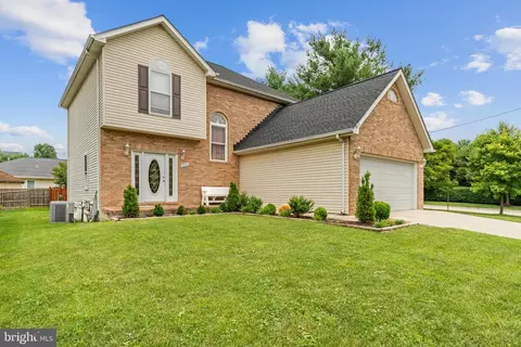 9500 Shantha Ct, Laurel, MD 20723
