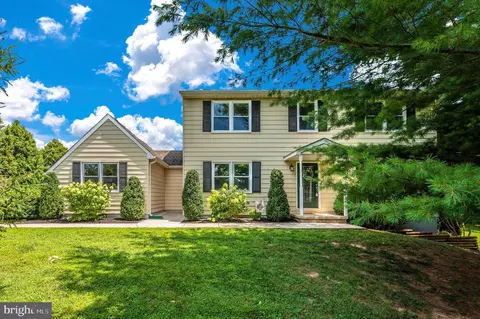 751 Middletrail Ct, Mount Airy, MD 21771