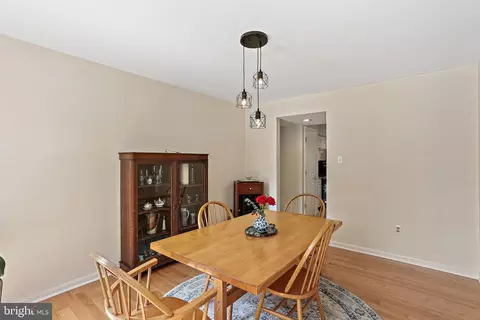 6516 Waving Tree Ct, Columbia, MD 21044 photo 5