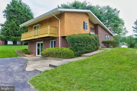 8453 Rolling Ridge Ct, Ellicott City, MD 21043