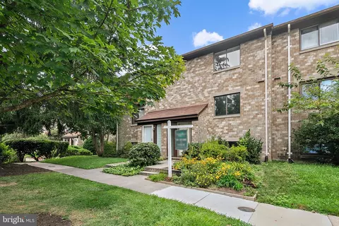 6936 Knighthood Ln, Columbia, MD 21045
