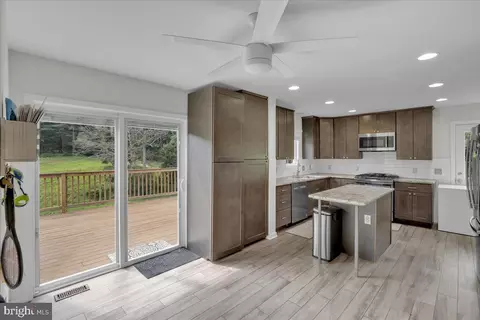 10285 Stansfield Rd, Laurel, MD 20723 photo 9