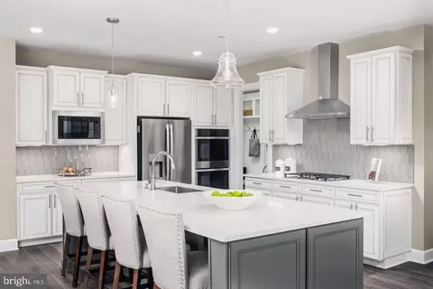 8405 Bald Eagle Ct, Laurel, MD 20723 photo 9