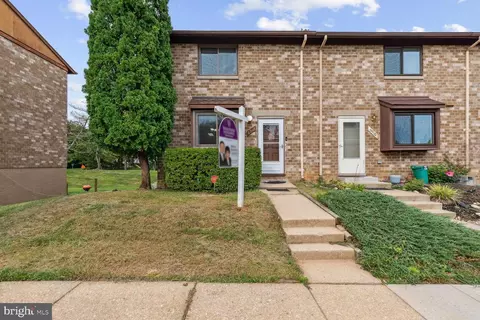 6912 Knighthood Ln, Columbia, MD 21045