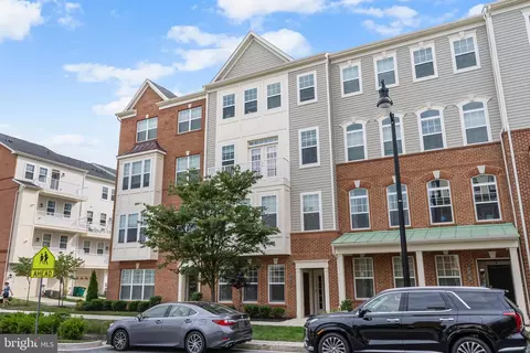 7077 Banbury Dr #B, Hanover, MD 21076