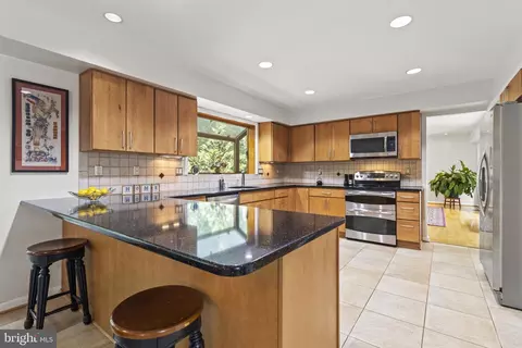6126 Triangle Dr N, Columbia, MD 21044 photo 14